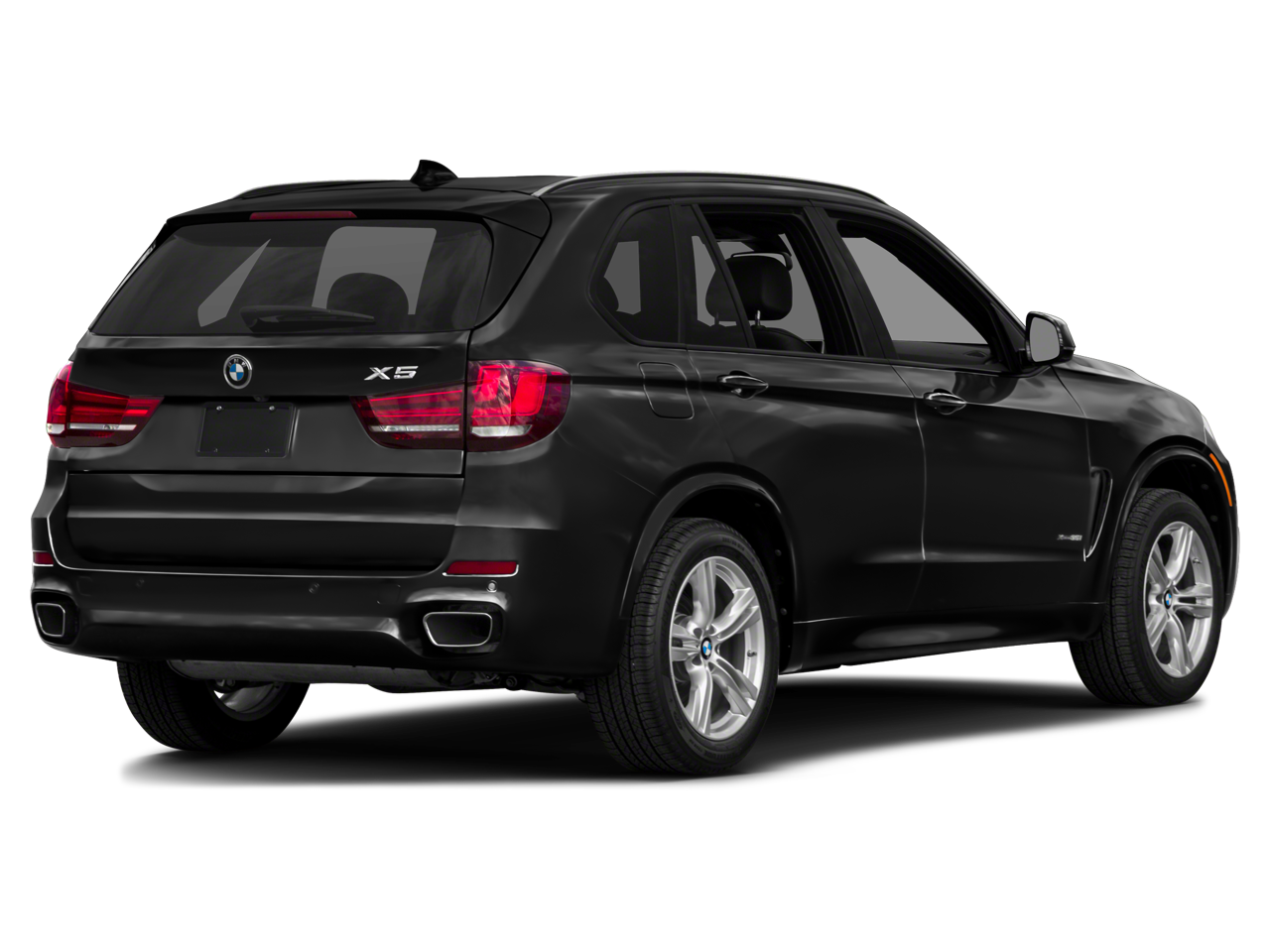 2015 BMW X5 — rear three-quarter view