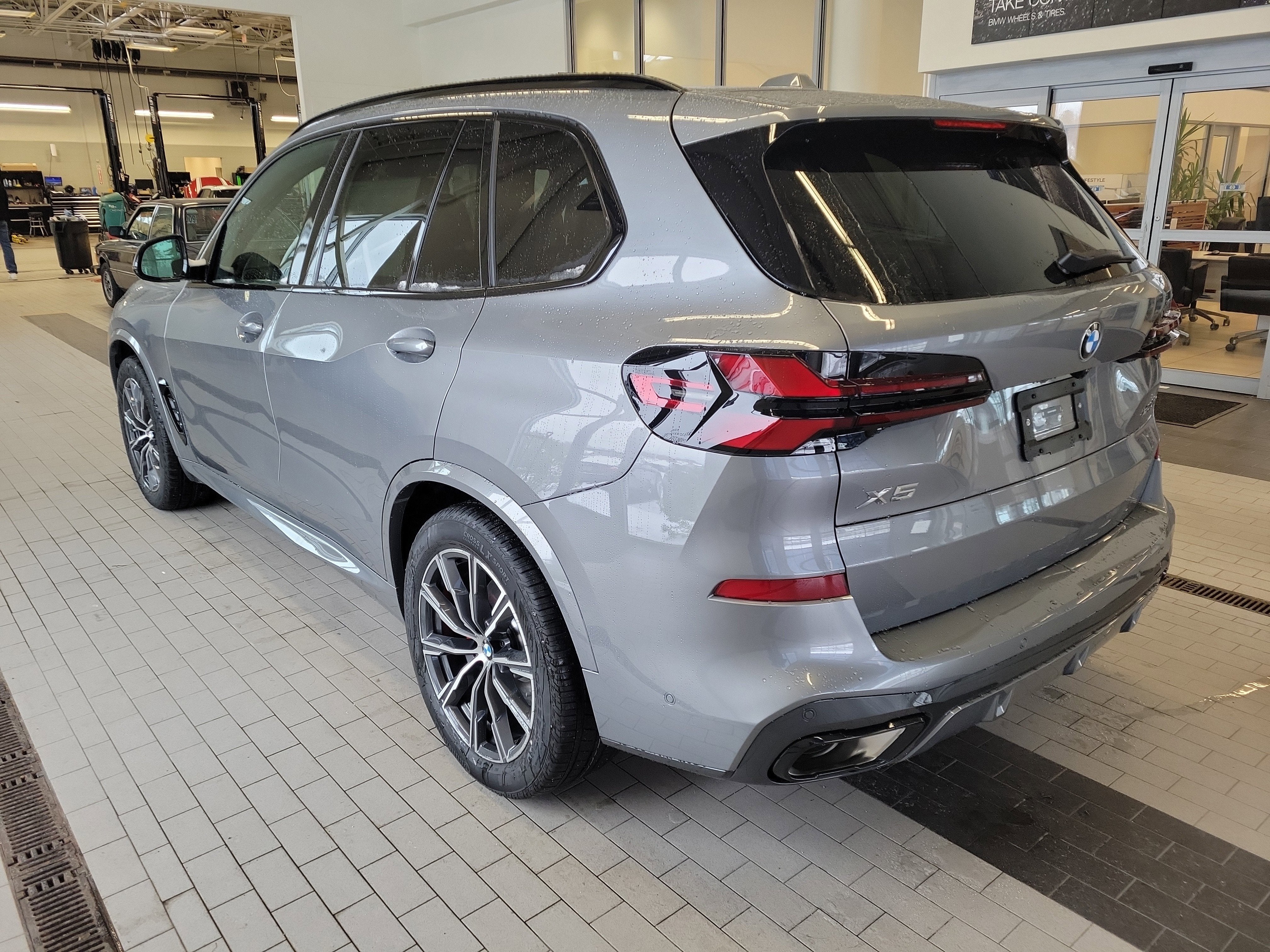 2026 BMW X5 — detail view