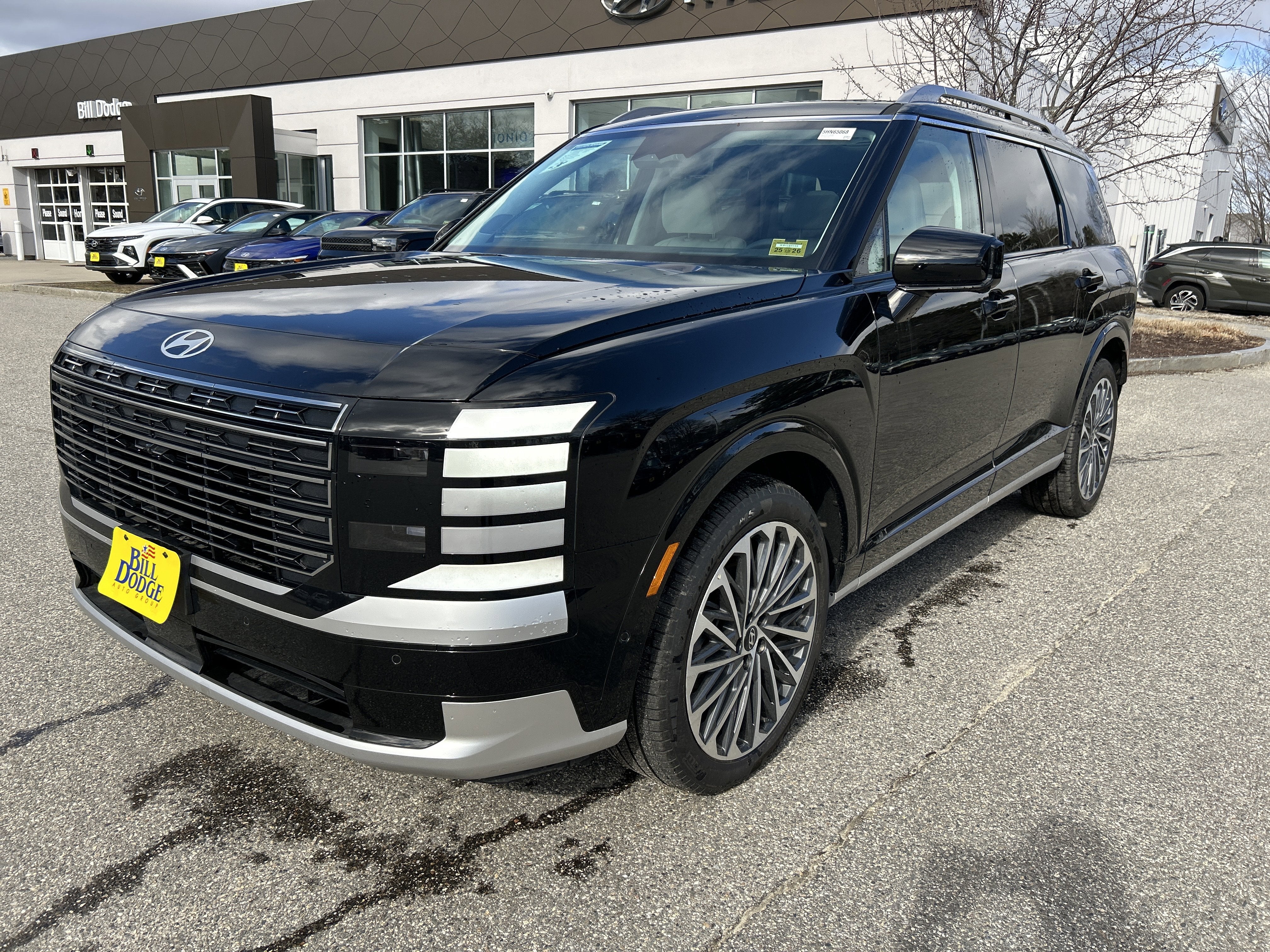 2026 Hyundai Palisade Calligraphy in Abyss Black Pearl — front three-quarter view