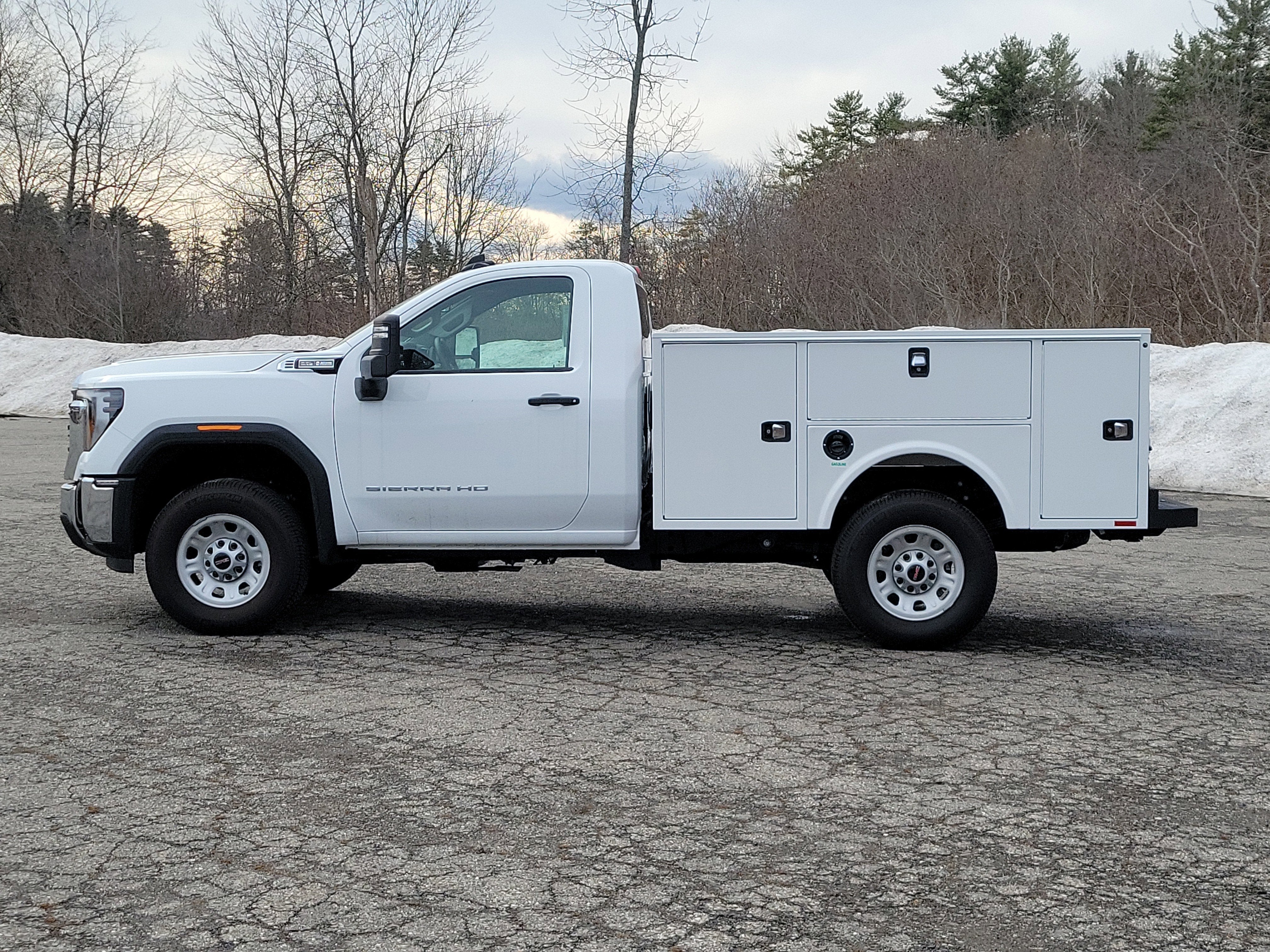 2025 GMC Sierra 3500 HD — side profile view