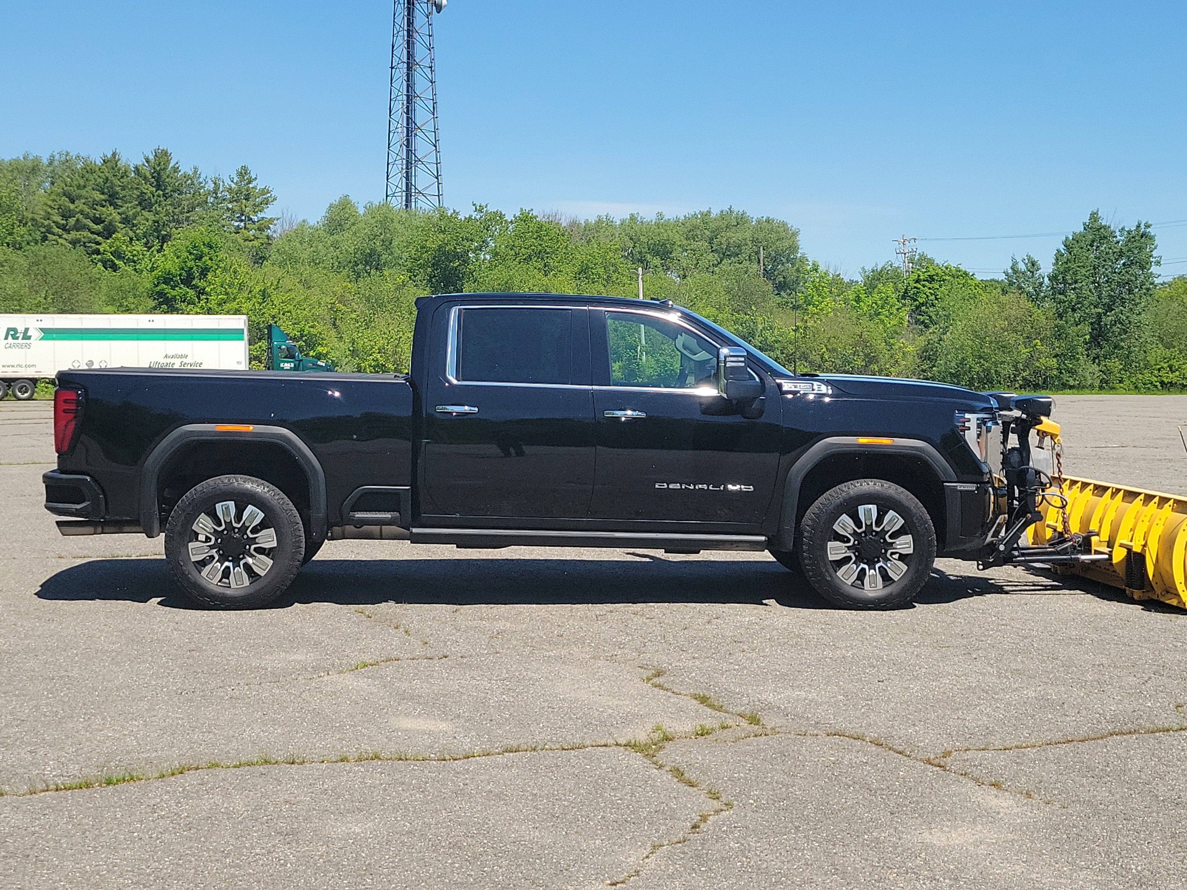 2025 GMC Sierra 2500 HD — interior view