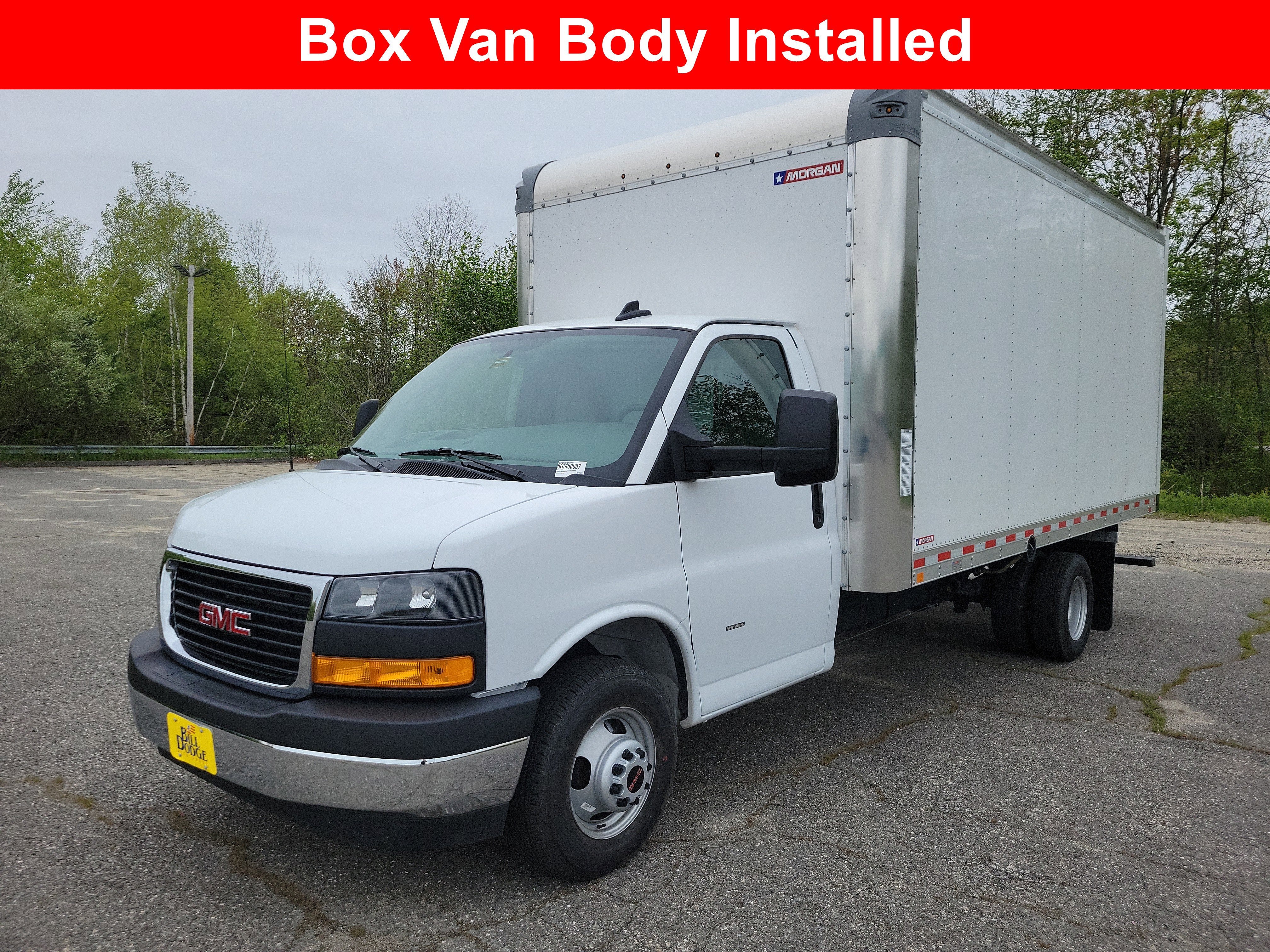 2025 GMC Savana Cutaway 3500 1WT in Summit White — front three-quarter view