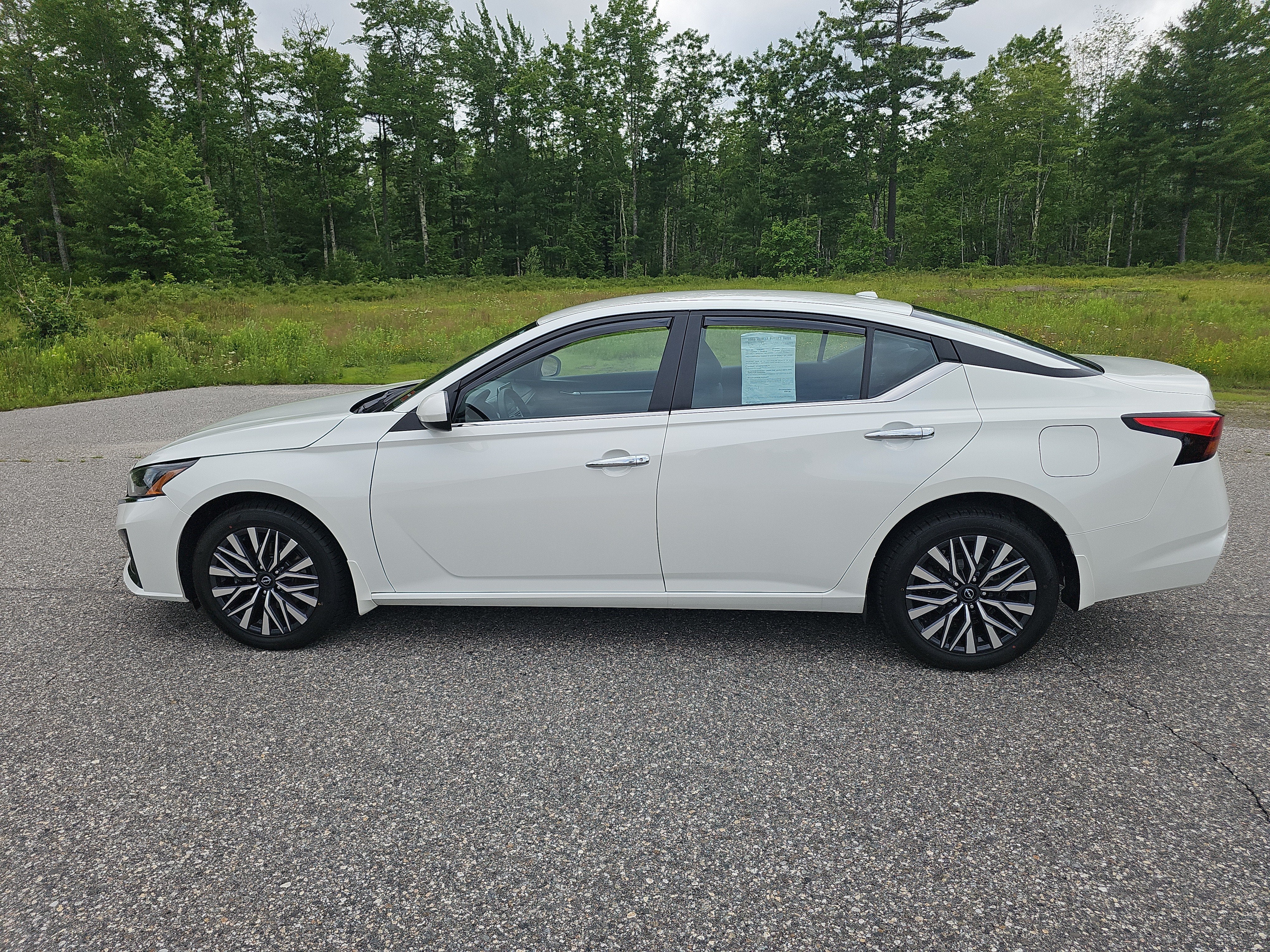 2023 Nissan Altima — side profile view