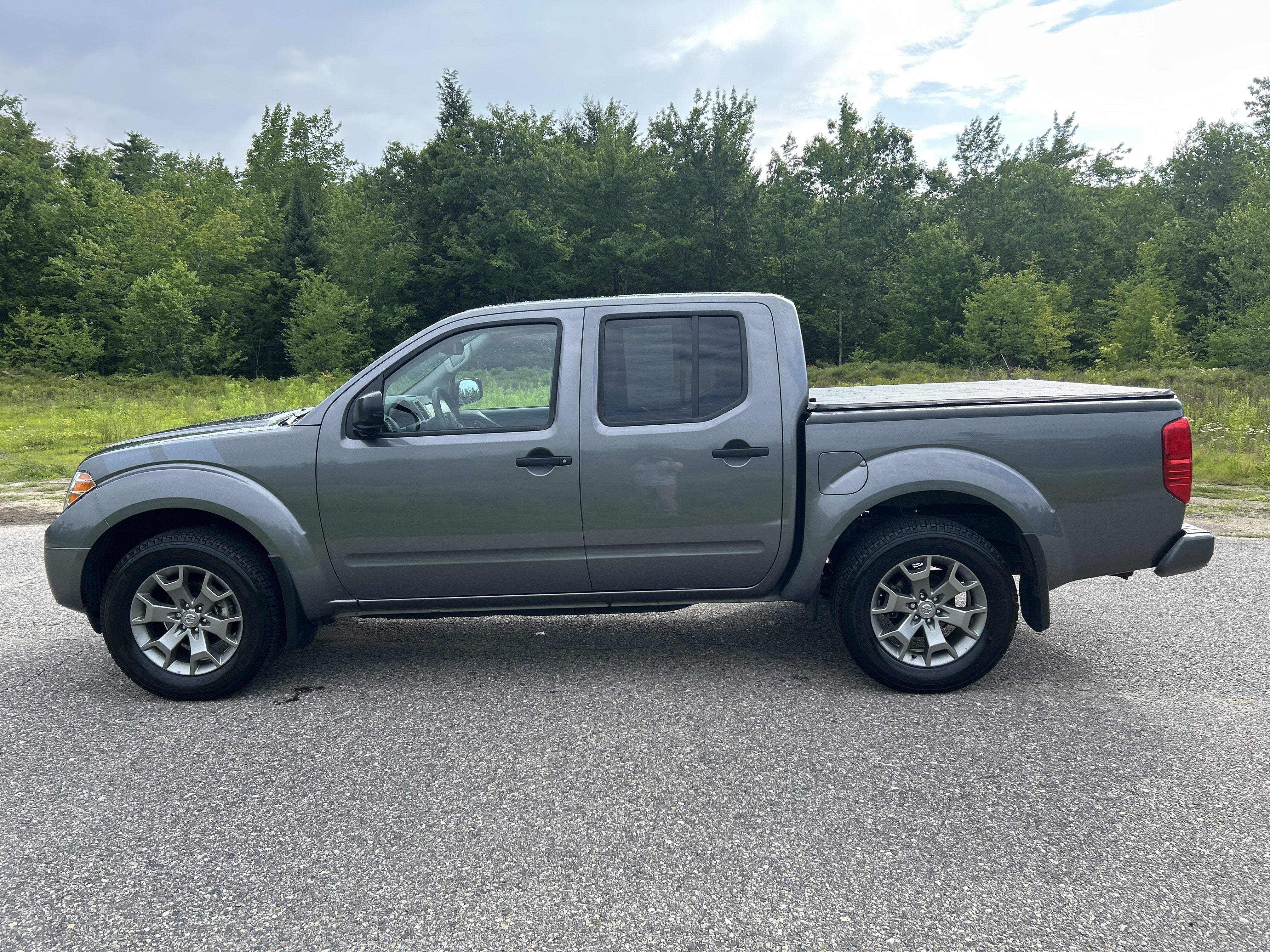 2020 Nissan Frontier — side profile view
