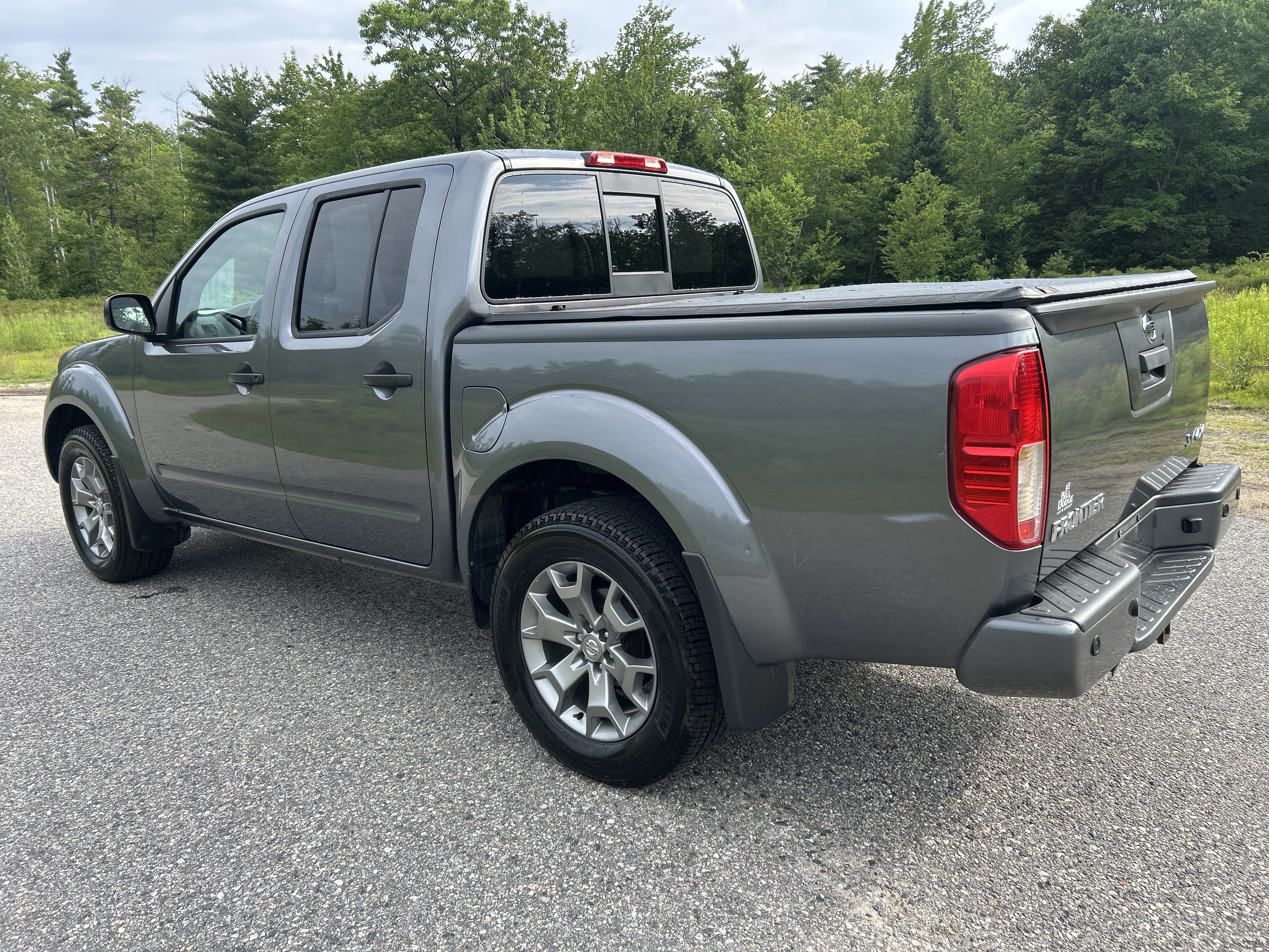 2020 Nissan Frontier — detail view